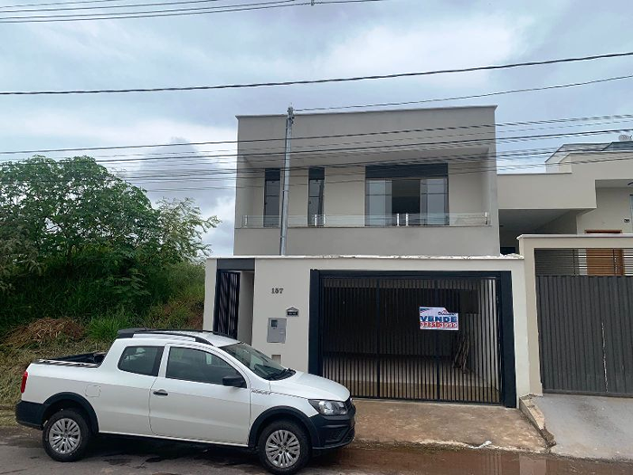 Casa Nova linear em Campolide – OPORTUNIDADE!!