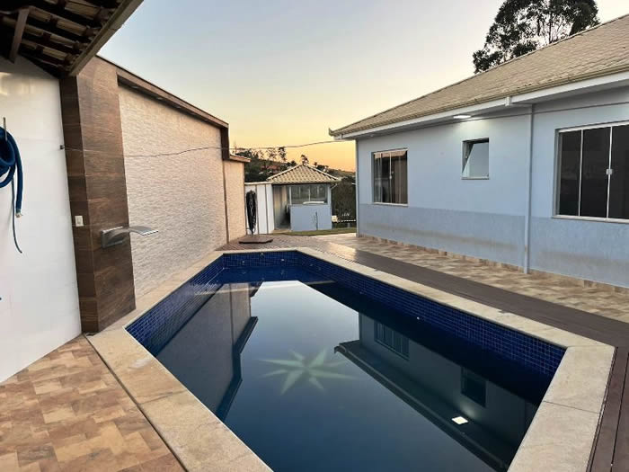 Fantástica casa nova e plana na colonia – OPORTUNIDADE!!