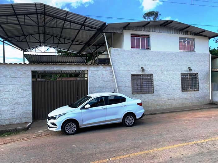 Casa com pegada chácara em Alfredo Vasconcelos – OPORTUNIDADE!!