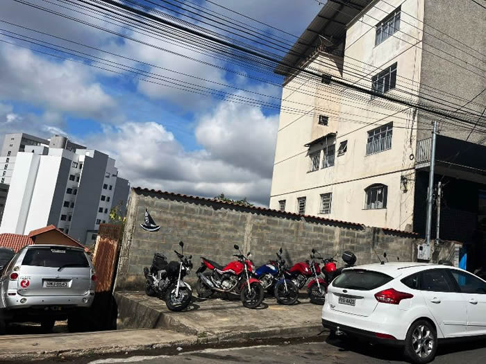Terreno com 507,0 m2 e 13,0 metros de frente rua Sta Catarina – Funcionarios