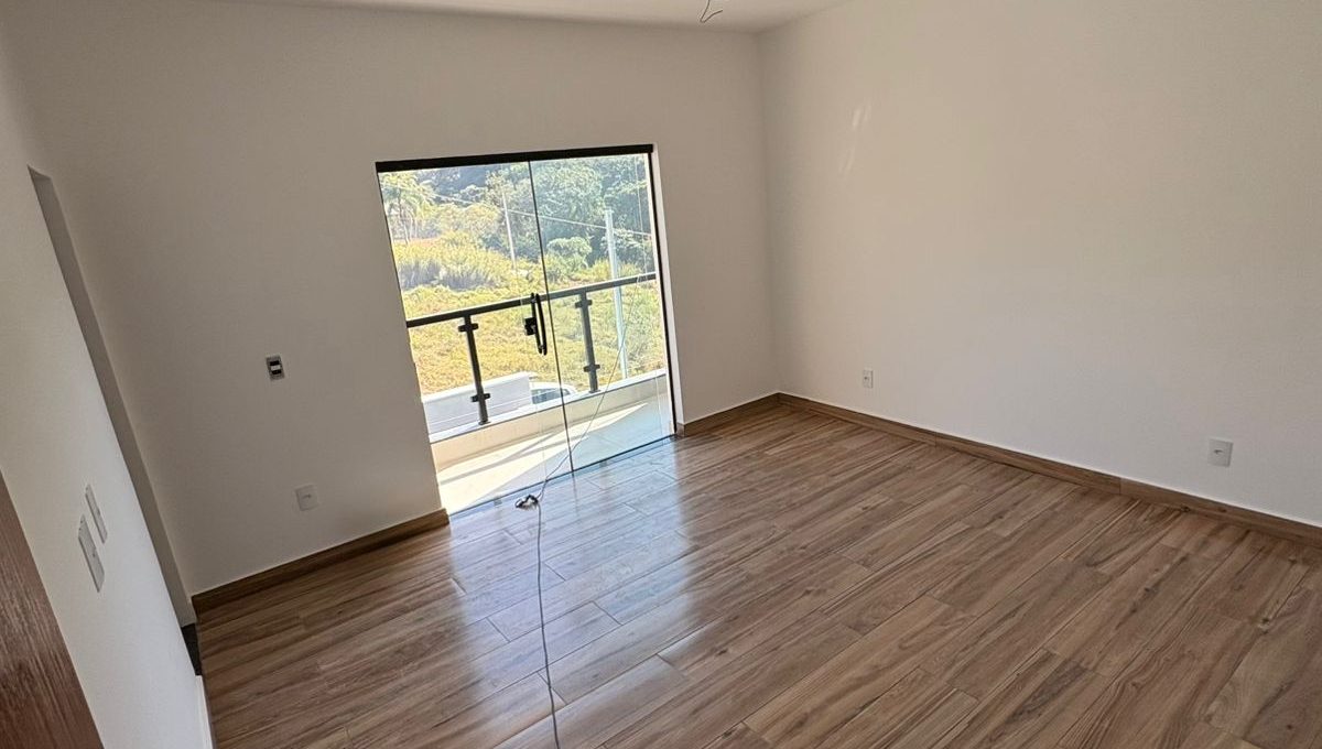 fdfe12c2-d146-4bd0-b377-8725403e93fe