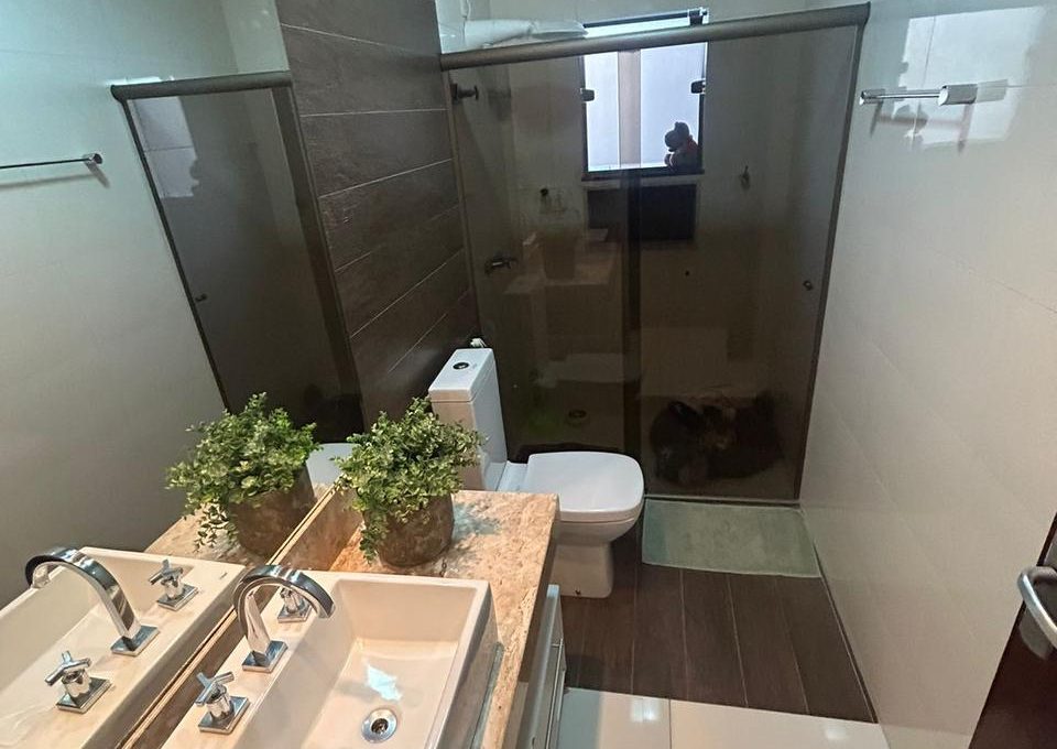 6b4bac4d-3260-4921-82d4-0e587684678c