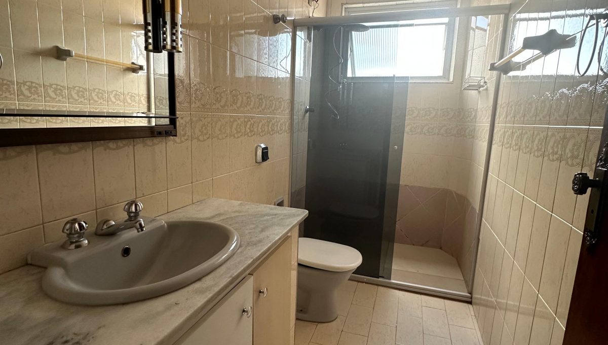 WhatsApp Image 2025-10-15 at 09.28.10