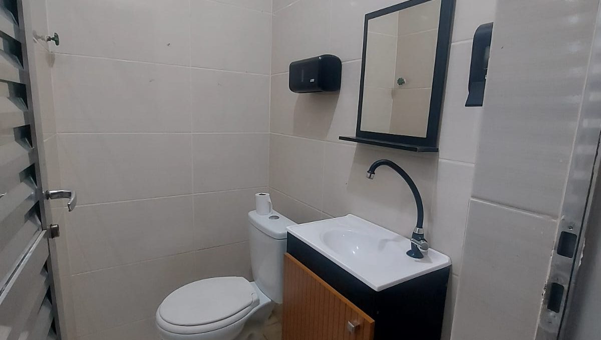 WhatsApp Image 2025-10-24 at 09.26.03