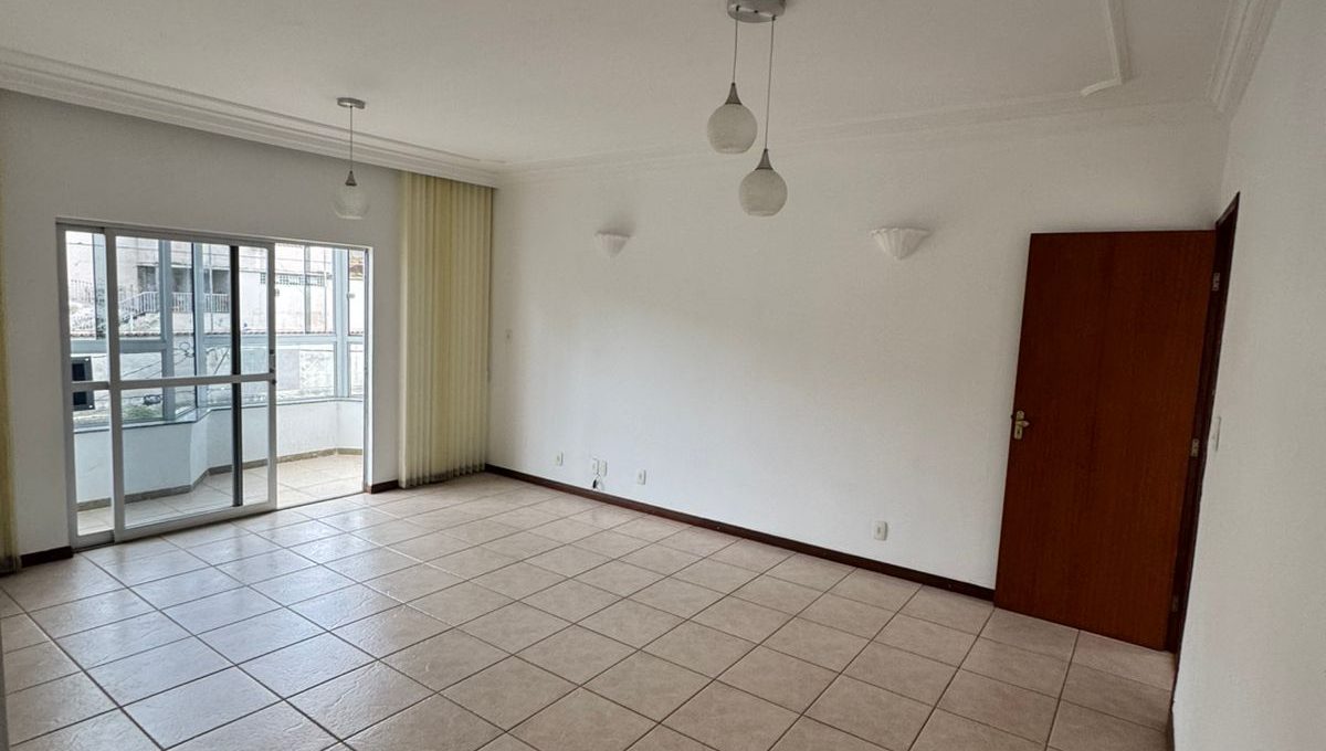 WhatsApp Image 2025-10-24 at 15.58.13 (1)