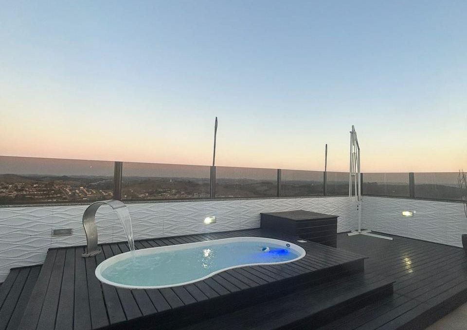 bf6c9cfd-0aba-46f1-9890-91d6a2fba7b6