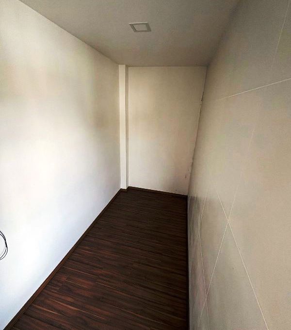 WhatsApp Image 2025-12-12 at 15.39.27