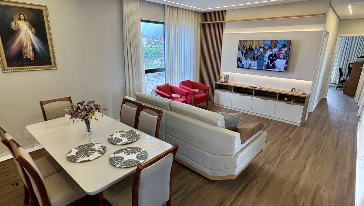 8cefb6ba-bb41-4b42-ab0c-a449109dff43