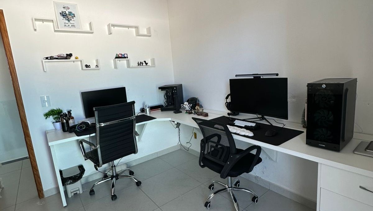 db27becf-42ff-4553-a62a-c98ab2a01ed1