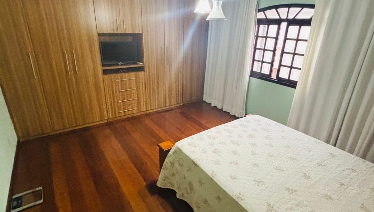 09EA205F-B907-43D8-B7E4-096829C96645