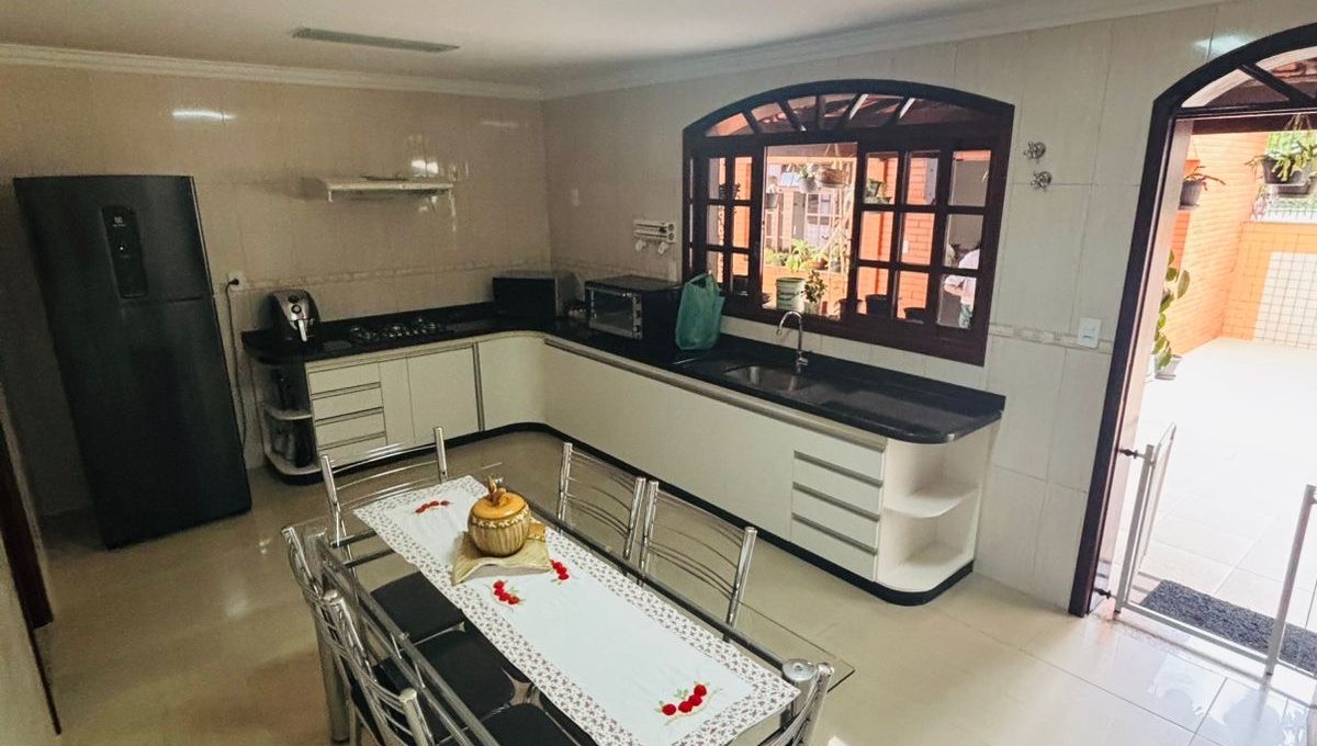 B1B0CC93-DD46-499D-964F-2704E46DF918