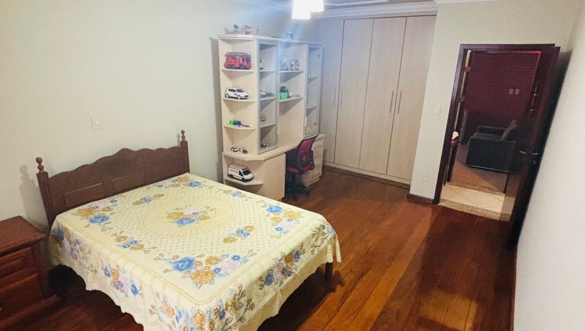 C4D2F3AC-A85E-48D3-BEA0-97608F18D1A8