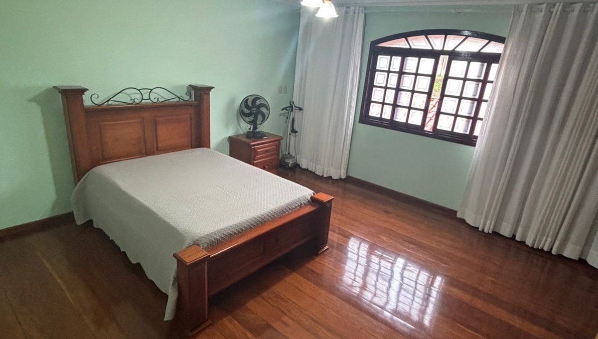 F18F0D43-F131-4BFB-A9F0-9B101D643730